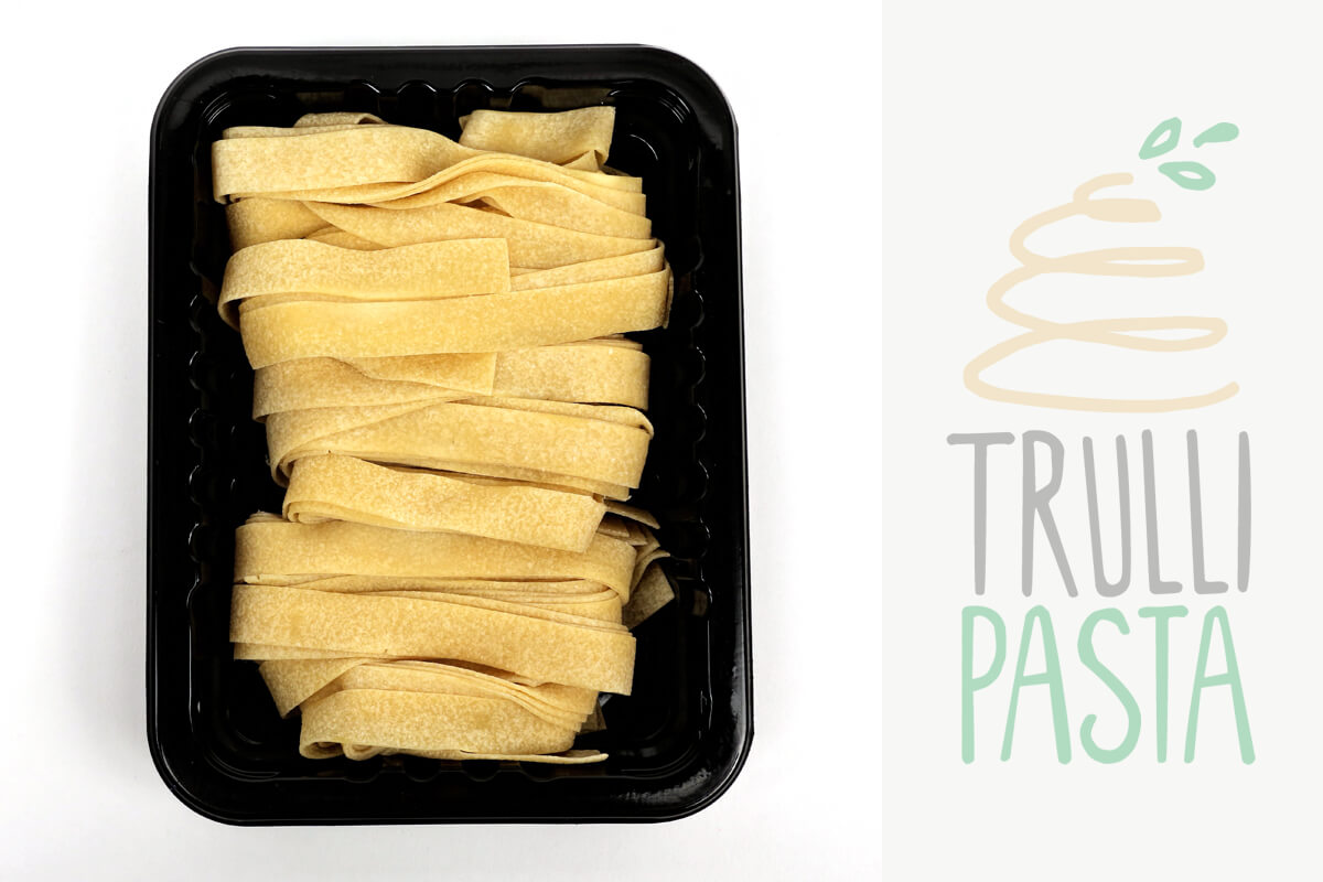 Traditionally made in Tuscany, our most robust and hardy shape of pasta is certainly pappardelle. These broad, flat ribbons make it the perfect long pasta for a more heavy sauce such as our famous Bolognese. In Italian, pappardelle gets its name from the word pappare, which means 